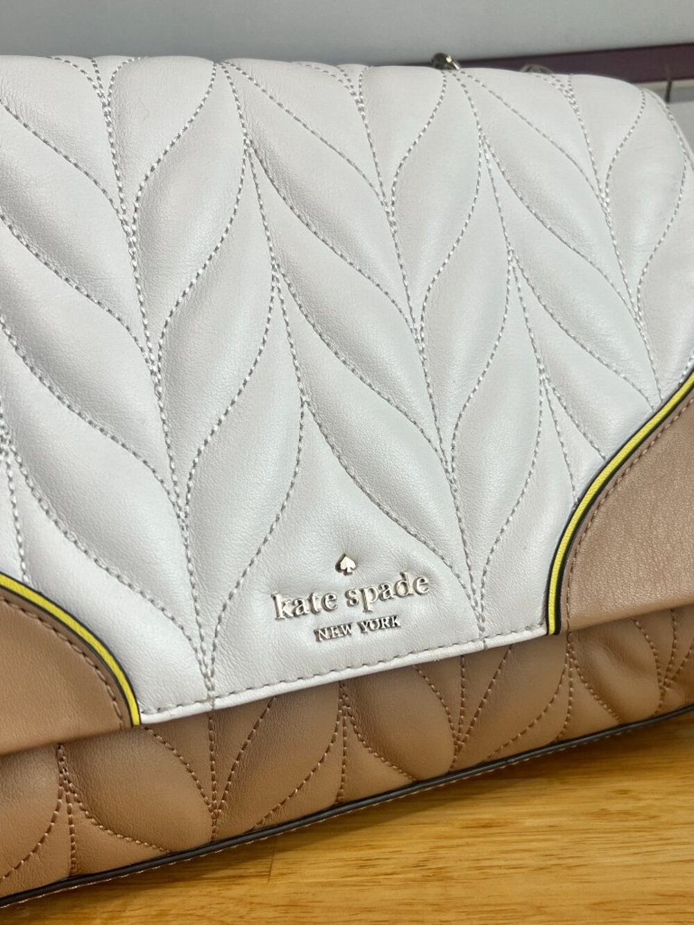 Kate Spade Briar Lane Quilted Emelyn Shoulder Crossbody Bag White Taupe - Picture 2 of 15